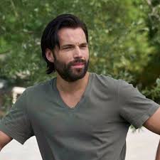 He sometimes downplays or denies these fears in an effort to defy his friends' and family's expectations, but his discomfort is still apparent. Mutt Schitt Schitt S Creek Wiki Fandom