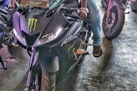 Check out 239 photos of yamaha yzf r15 v3 on bikewale. Yamaha Yzf R15 V3 0 Modified With Monster Energy Body Graphics Spotted At A Dealership
