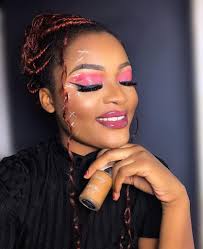 Quick question. Does anyone know of a good makeup shop in Guéret or  Limoges, (like Boots) with really good up to date makeup please? The one in  Guéret inside Carrefour does not