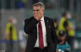 Barrella has run many times up and down the field in the time the turkish midfielders need to control the ball and wait for a pass. Fbx6ml8sp Rmrm