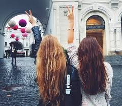 Pin By Rabiaaaa Arsan On Recreate Blonde And Brunette Best Friends Blonde Hair Brunette