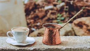 Indiferent ca o rasniti acasa sau o cumparati din comert, de preferat este sa fie proaspata pentru a avea o calitate ridicata. Cafea La Ibric Sau Cafea La Espressor Saveo Blog