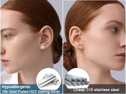 Amazon.com: Moissanite Halo Square Stud Earrings Screw Back 0.1CT 3MM*2 18K  Yellow Gold Plated 925 Sterling Silver Lab Brilliant D Color VVS1 Clarity  Moissanite Diamond Hypoallergenic Earrings for Women Men: Clothing, Shoes