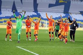 Kadlec fenerbahçe'yi şampiyon yapan penaltıyı atan isim oldu. Fenerbahce 0 1 Galatasaray Mac Sonucu Ozet Aspor