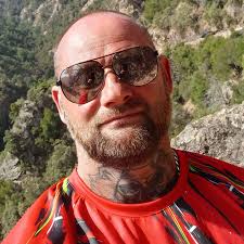 Zwarci i gotowi na wojnę 5 osobowa ekipa FIRE PUNCH rusza na  @almma.amatorska.liga.mma w Pyrzycach 🔥👊💪 Podziękowania dla naszych  sponsorów!!! @gardenbistro_sulechow @malarniarybinski @patryk_wronecki  Bruce's Barber @komis_lombardo_patkom @dariuszdaroooo