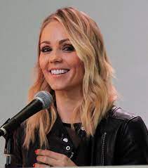 Contact laura vandervoort on messenger. Laura Vandervoort Wikipedia