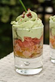 Verrines Aux Saumons Et Chantilly Avocats Verrine Saumon Alimentation Verrine Saumon Fume