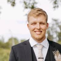 200+ perfiles de «Miedema»