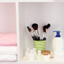 Weitere ideen zu make up aufbewahrung, aufbewahrung, schminkaufbewahrung. Diese 7 Dinge Solltest Du Niemals Im Bad Aufbewahren Brigitte De
