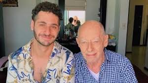 Contact ryan hoffman on messenger. Debryanshow Recibe Criticas Por Subir A Redes Videos Del Sepelio De Su Padre As Mexico