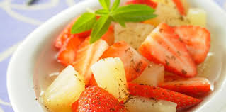 Salade De Fraises Et Ananas Recettes Recette Salade De Fraises Recette Salade De Fruits Salade Fraise