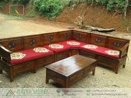 Konstruksi dijamin kuat dan awet hingga berpuluh tahun. Kursi Sudut Jati Motif Ropan Minimalis Griya Mebel