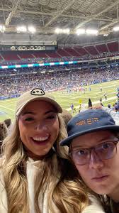 Happy Birthday to this 12 personality queen sister of mine @natalie.auer  💕💕 love you so much never change! Here’s some clips to show how much fun  we have together and how much yoh love me 😂😂