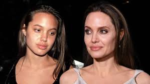 She won an academy award for her supporting role in girl, interrupted (1999). Durch Die Jahre Mit Angelina Jolie