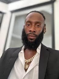 Hi all! I just wanted to introduce myself BACK to the group. Please follow  me and help run it back up. #devtheactor