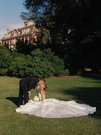 Paige Lorenze and tennis star Tommy Paul have officially said “I do” in one  of the most elegant weddings of the summer. Held at the historic Old  Westbury Gardens on New York's
