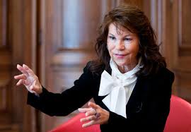 Born 25 june 1949) is an austrian former jurist who served as chancellor of austria from june 2019 to january 2020. Wer Ist Brigitte Bierlein News At