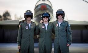 צור/צרי דף ‏ למפורסם, ללהקה או לעסק. ×§×•×¨×¡ ×˜×™×™×¡