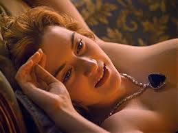 Kate winslet and other stars of the 2011 film contagion have reunited to share vital information about the novel coronavirus pandemic. Kate Winslet Talks Nudity Ew Com