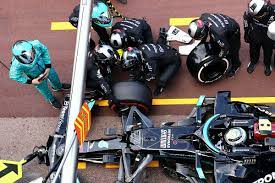 Der niederländer war in beiden einheiten am freitag der schnellste und erzielte mit einer runde in 1:05,412 minuten die tagesbestzeit. Formel 1 Bottas Reifen Endlich Vom Mercedes Getrennt