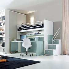 Al piano terra invece abbiamo una zona studio completa. Letto Con Scrivania Tutti I Produttori Del Design E Dell Architettura Video