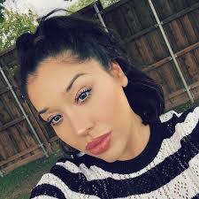 Leeann Hawkins's Instagram, Twitter & Facebook