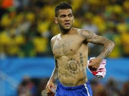 Block daniel alves de jesus? As Tatuagens De Daniel Alves Vilamulher Daniel Alves Daniel Algarismos Romanos