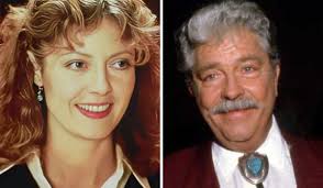 Dee Robbins's Instagram, Twitter & Facebook