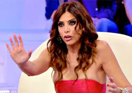 Italian actress who is best recognized for her soap opera and feature film appearances. L Isola Dei Famosi Chi E Emanuela Tittocchia Carriera E Vita Privata