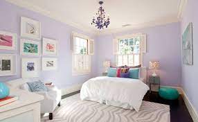 Kamar tidur yang digunakan untuk beristirahat bisa menciptakan suasana menenangkan. 5 Inspirasi Kamar Tidur Warna Lavender Untuk Kesan Feminin