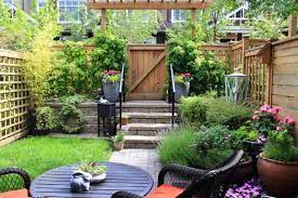 Thinking of starting a home garden in your balcony or rooftop? Tips You Can Follow To Make Your Backyard Garden Look Great Roohome