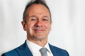 Struktur und Management angepasst