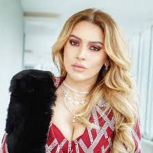 Hadise — aşk kaç beden giyer. Hadise Acikgoz Cumplefamosas
