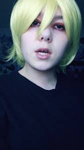 THERES WAY TOO MUCH MAKEUP ON MY EYES AHAHAHAH #ProblemSolved #ashlynx...