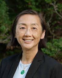 Albrecht among Ho'okele Award recipients