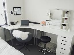 Grossartige Verwenden Sie Den Ikea Lillangen Spiegelschrank Als Kosmetikspiegel Mit Aufbewahru Zimmer Einrichten Ikea Lillangen Tumblr Zimmer Einrichtung