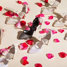 Creatori de incaltaminte pentru spectacole artistice: Etienne Atelier De Pantofi La Comanda Home Facebook