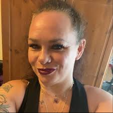 Hi! Any female 1-2-1 pts in the area? Preferably in an all female  environment also!