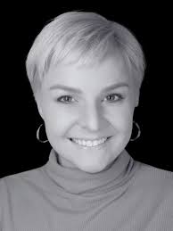 S3, Ep 1: The History of Chronic Pain, the Wandering Womb, and Hysteria  with Dr. Sandy Slater