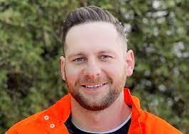 Brian Swindell's Instagram, Twitter & Facebook