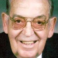 Hoyle Reeves, wrecker operator, dies