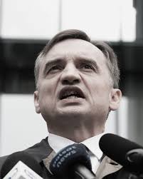 Wiosna, Wiosna ach to Ty …. Tymczasowa zmiana, bo wiosna podobno lubi  zmiany 😉 Nieujarzmione loki zostają bo trudno walczyć z naturą, ale od  czasu do czasu można spróbować czegoś nowego 🙂