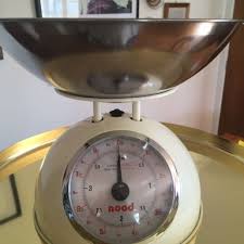 vintage look scale from nood, kitchen