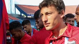 Damián Schmidt reconoció su deseo de seguir en Colón