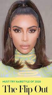 We Should Have Seen This 90s Hair Trend Coming Retro Hairstyles Hair Flip Try On Hairstyles