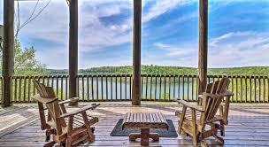 If you're looking to get closer to nature, but without the stress of camping, a holiday in a lodge or log cabin would be ideal. Spacious Cabin On Dale Hollow Lake With Hot Tub Albany Ky 2021 Updated Prices Deals