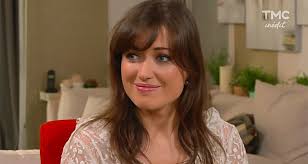 Le véritable camping familial à l'ancienne, situé à 3 km de valras plage et à 1 km du centre du village de sérignan, le paradis vous accueille dans un cadre fleuri et ombragé. Camping Paradis Elsa Esnoult Les Mysteres De L Amour Rejoint Laurent Ournac Sur Tf1 Toutelatele