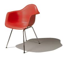 Produced today by vitra the eames dsw side chair emerged in 1950 as part of the eames plastic chair collection for the moma design competition international competition for low cost furniture. Eames Molded Plastic Armchair 4 Leg Base Seating Furniture