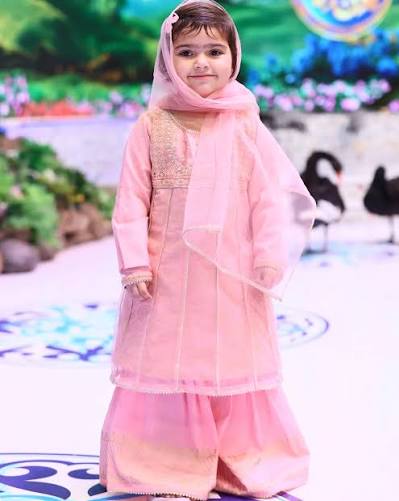 Shan e Ramzan day 16❤️❤️ @waseembadami_official @jerjeesseja @shirazivlogs  Wardrobe by @j.junaidjamshed PC: @s_talha19