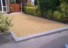 Though concrete has the advantage of providing a solid surface that is easy to maintain, asphalt is a more attractive alternative to a concrete driveway system. House Entrance Interior Small Spaces Garage 50 Ideas Front Driveway Ideas Gravel Driveway Driveway